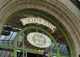 Train Bleu restaurant sign