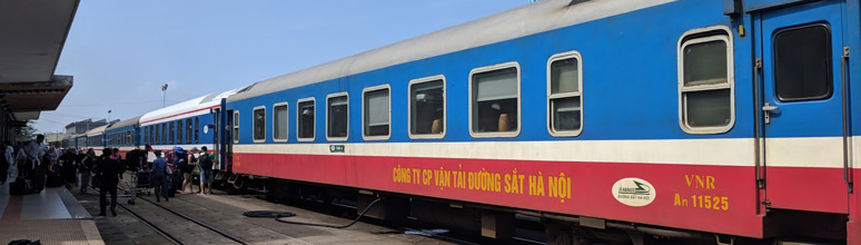 Train SE1 from Hanoi to Saigon, at Danang