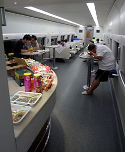 Buffet car on train D313