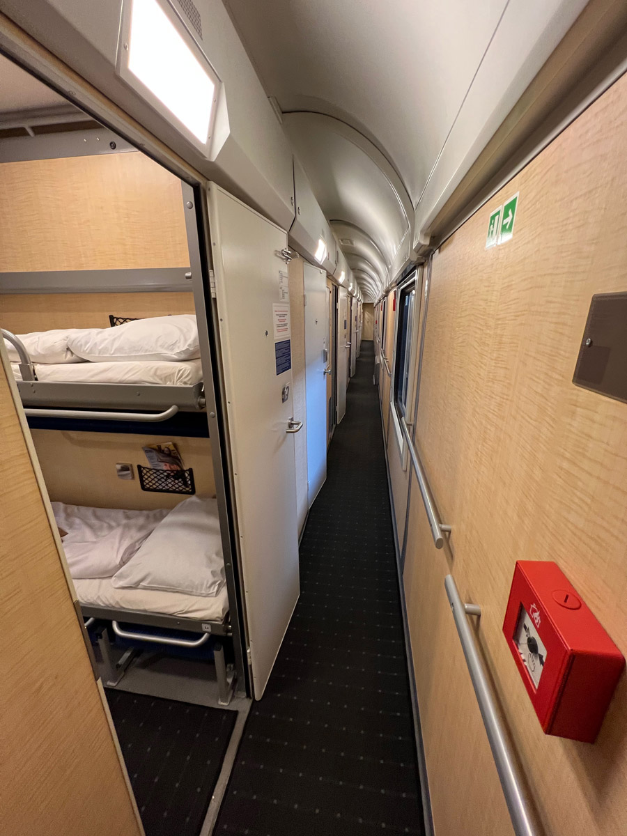 PRAGUE to BUDAPEST by train Tickets from €19.90