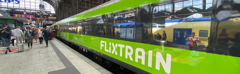 A lo-cost Flixtrain at Hamburg Hbf