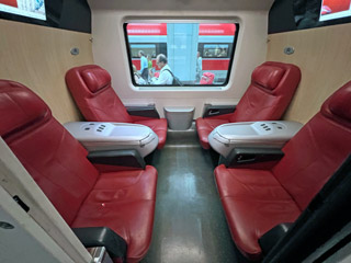 4-seat Business class salottino on a Frecciarossa 500