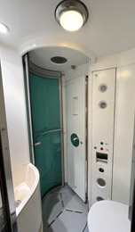 En suite in deluxe sleeper compartment
