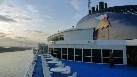 P&O Hull-Rotterdam ferry arriving in Rotterdam Europoort