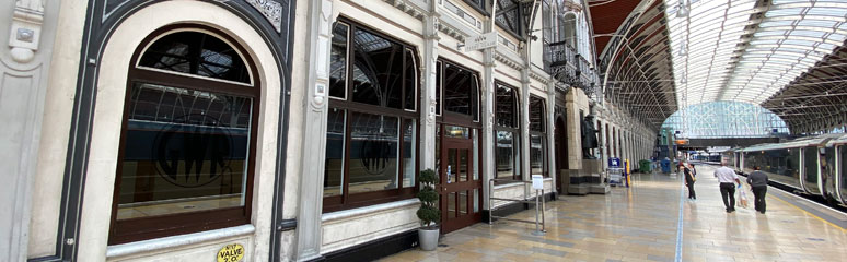 Entrance to the GWR 1st class lounge at London Paddington