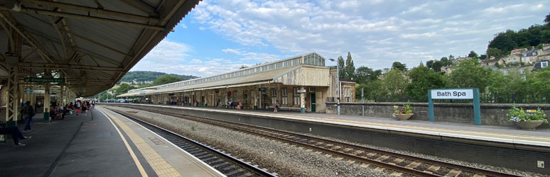 Bath Spa station platforms