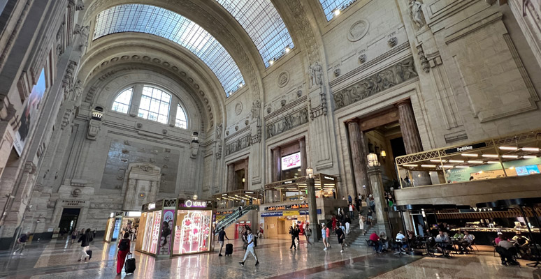 Milan Centrale station facade