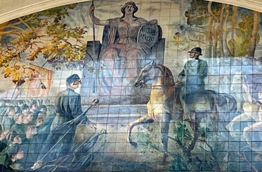 Mussolini mural, Milan Centrale platform 21