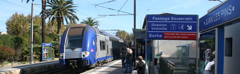 TER train at Juans-les-Pins station
