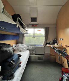 2-berth wheelchair-accessible couchette compartment, older type