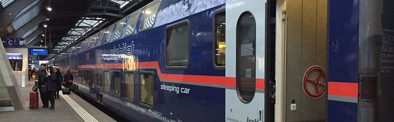 Double-deck sleeping-car on a Nightjet at Zurich