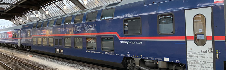 Double-deck sleeping-car on a Nightjet at Zurich