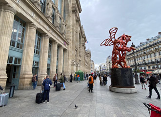 Paris Nord, facing Paris Est