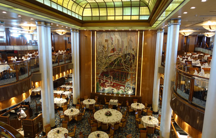 The Britannia restaurant on the Queen Mary 2