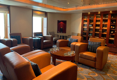 QM2 Churchill Cigar Lounge