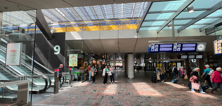 Rotterdam Centraal passageway under the tracks