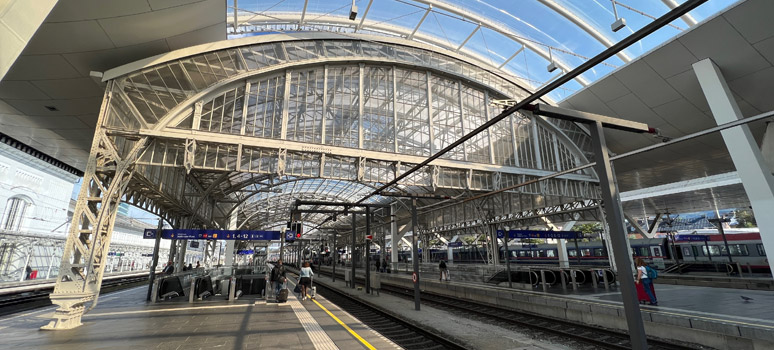 Salzburg Hbf platforms