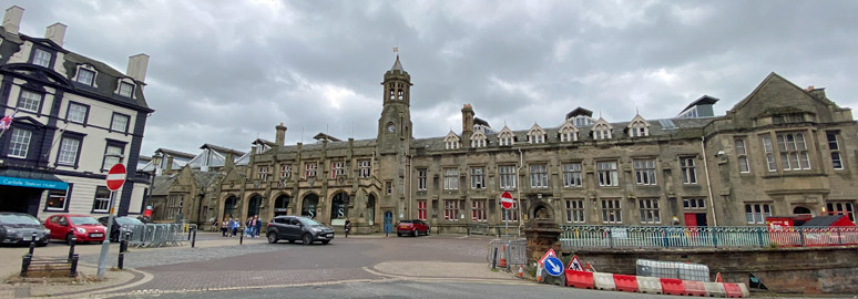 Carlisle station exterior