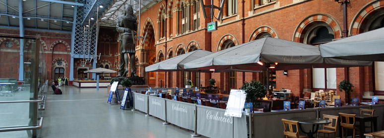 Cafes & pub at London St Pancras