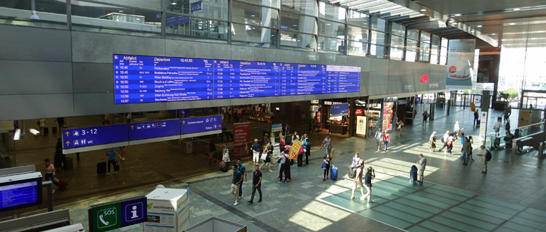 The concourse at Vienna Hauptbahnhof