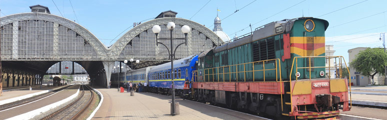 The Vienna-Kiev sleeping-car at Kiev Pass