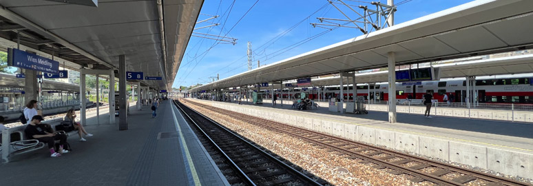 Vienna Meidling platforms
