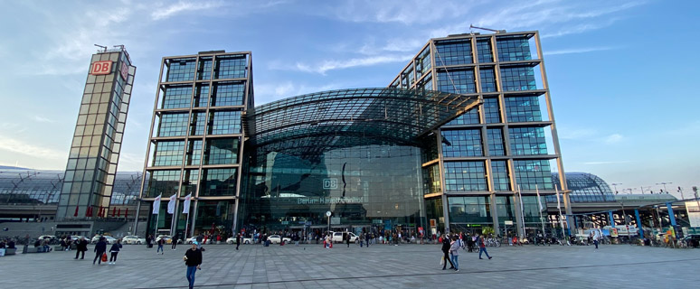 Berlin Hbf, exterior