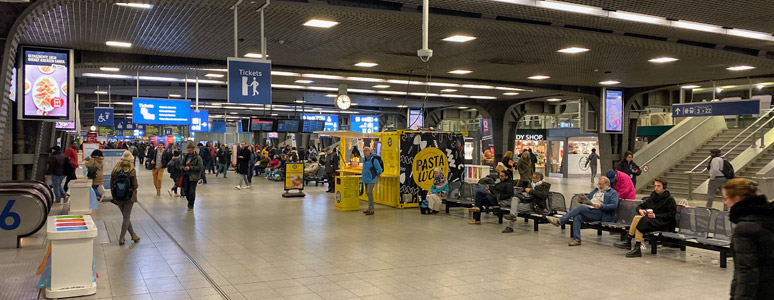 Brussels Midi main concourse, another view