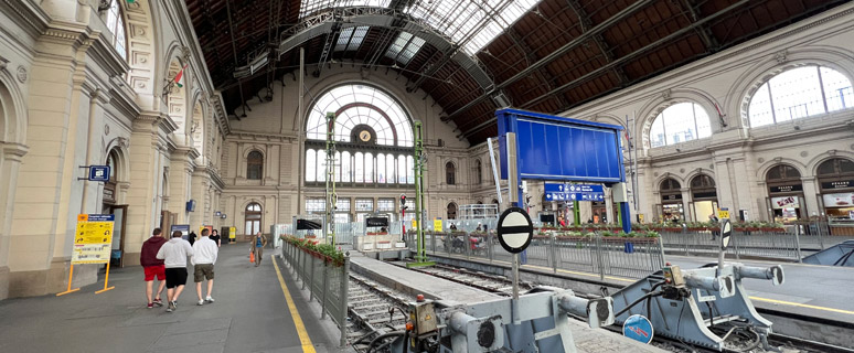 Budapest Keleti station platforms 7 & 8