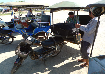 Remork taxi from the boat into town