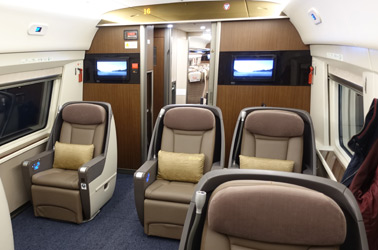 Business class seats, Hong-Kong to Shanghai train