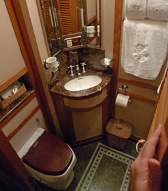 Stateroom en suite on the Eastern & Oriental Express