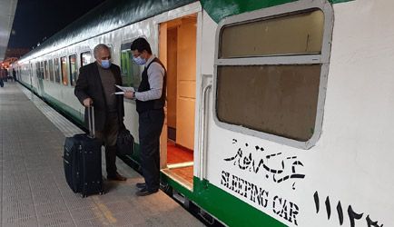 Sleeper train from Cairo to Luxor boarding in Cairo