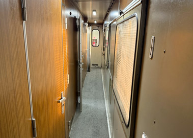 Corridor of a Cairo-Aswan sleeper with 'German' interior
