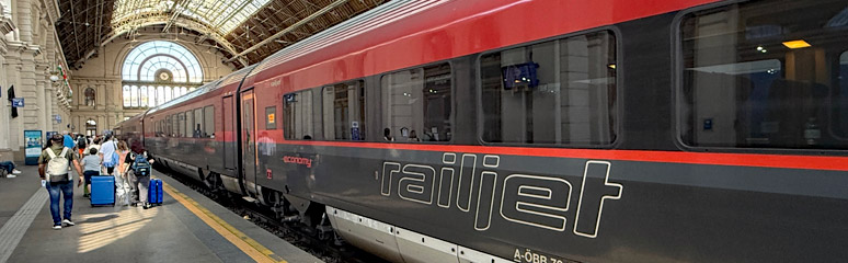 A Railjet train at Budapest
