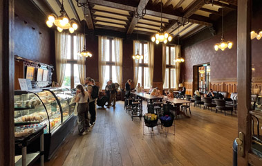 Amsterdam Centraal cafe