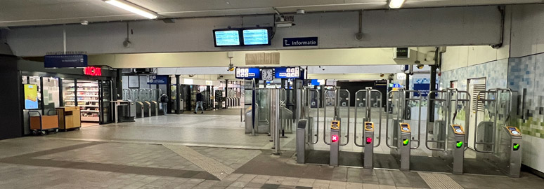 Amsterdam Zuid concourse