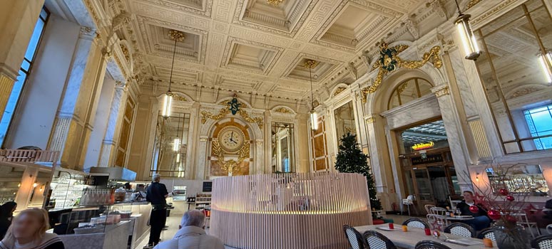 Royal Cafe, Antwerp Central station