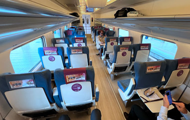 Seats on an Avant train