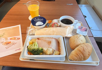 Premium fare breakfast on AVE S112