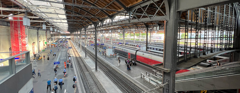 Basel SBB platforms 4-17 from the overbridge