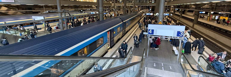 Berlin to Prague train boarding at Berlin Hbf