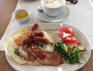 Berlin to Warsaw by train, with breakfast in a Polish restaurant car