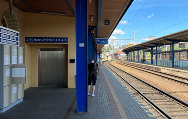 Lift from platform 1 to passageway under the tracks