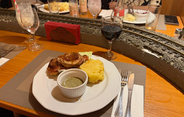 Food at Lakomativ tterem, Budapest's train restaurant