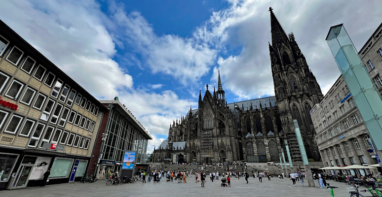 Cologne Hbf, main hall