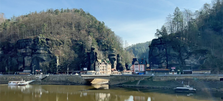 European Sleeper passes Hřensko