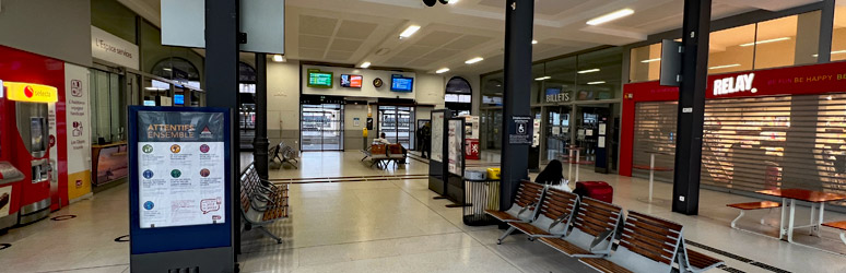 Hendaye SNCF station hall