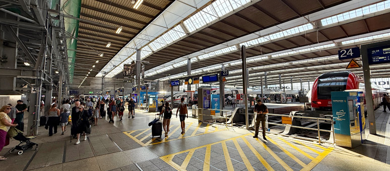 The main hall at Munich Hauptbahnhof in 2025