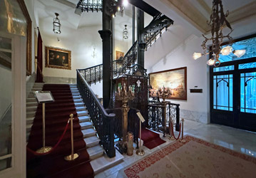 Pera Palace Hotel lift, dating from 1892